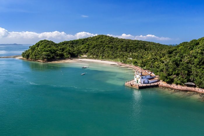 Praia do Loreto na Ilha dos Frades em Salvador