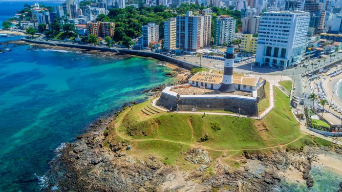 Vista aérea do Farol da Barra um dos pontos turísticos mais famosos de Salvador